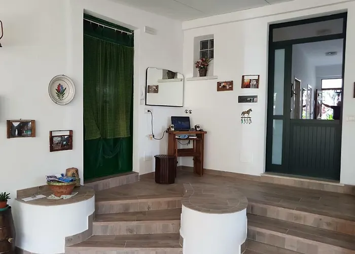 לינה וארוחת בוקר Sunrise טורטורה